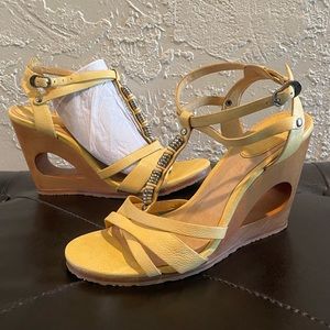 NWOT “FRYE” Wedge Sandals size 8
